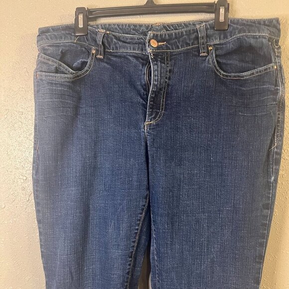 The Flirt Bootcut Dark Wash Old Navy Women's Jeans 29" Inseam 20" Waist - Picture 4 of 6